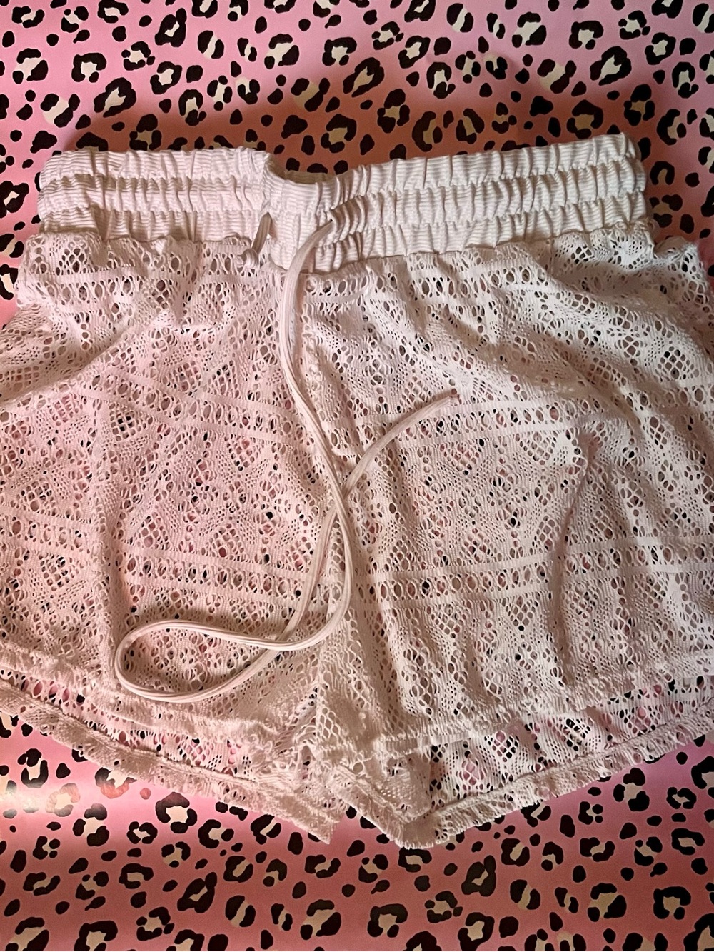 Time and Tru White Crochet Elastic Waist Shorts with Lace Overlay
